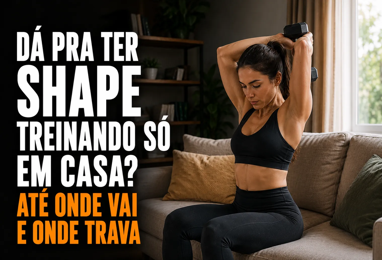 Pessoa fazendo agachamento búlgaro com o pé apoiado no sofá na sala de casa, com elásticos de treino no chão