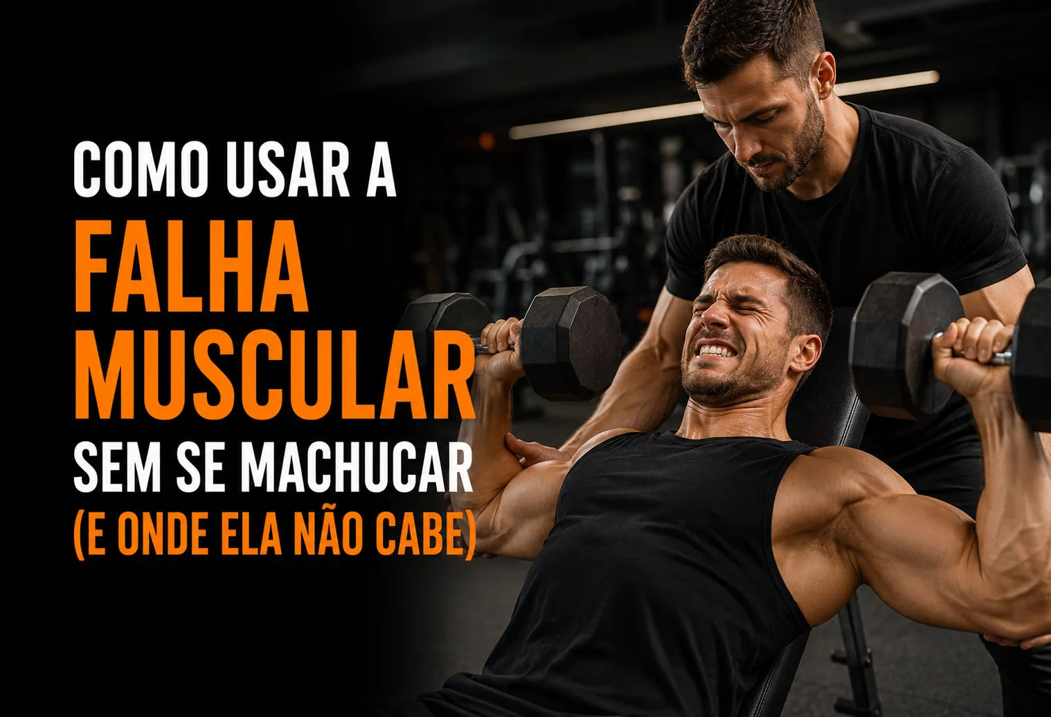 Pessoa na academia terminando uma série na cadeira extensora com esforço, máquina guiando o movimento