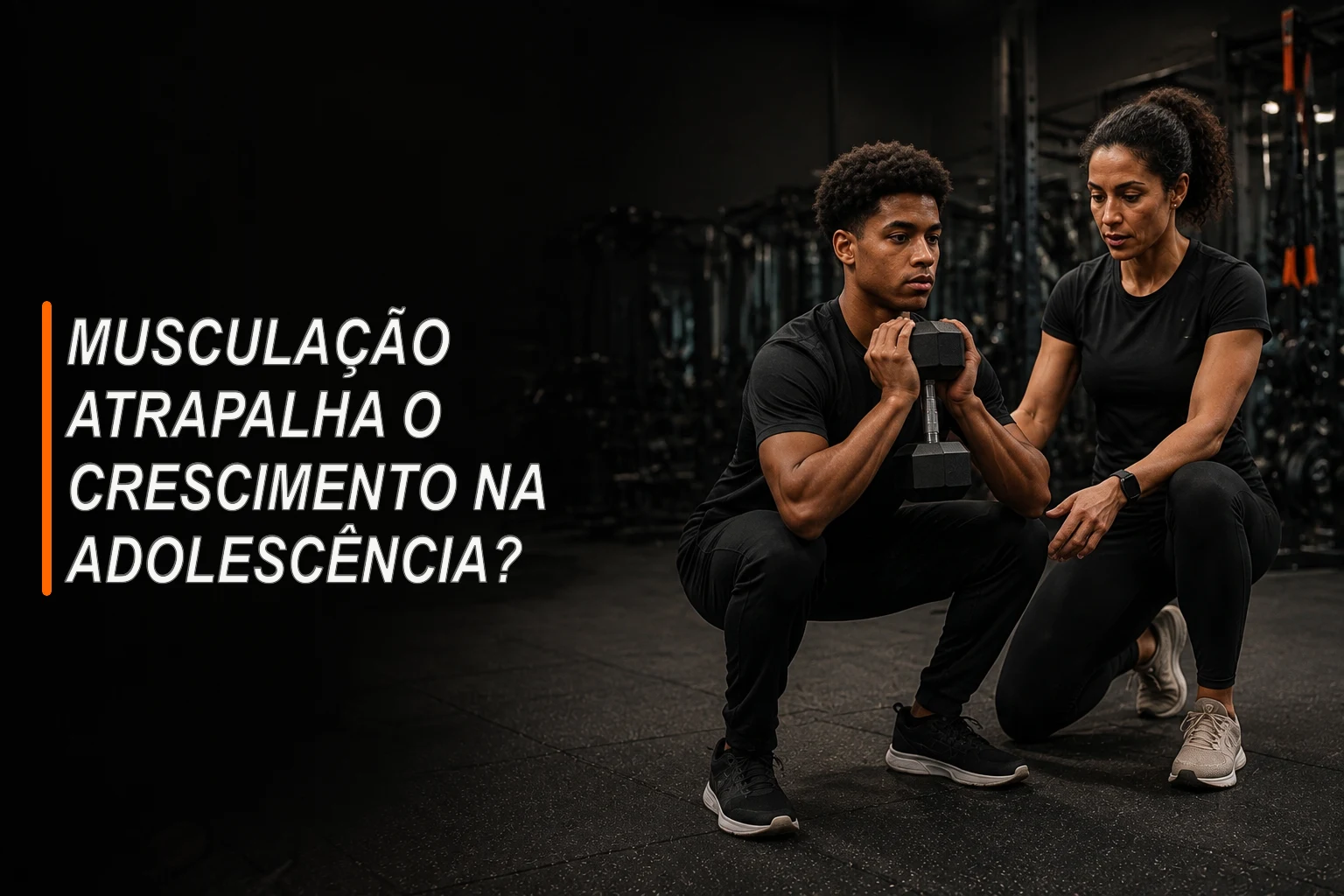 Adolescente praticando musculação com supervisão profissional em uma academia